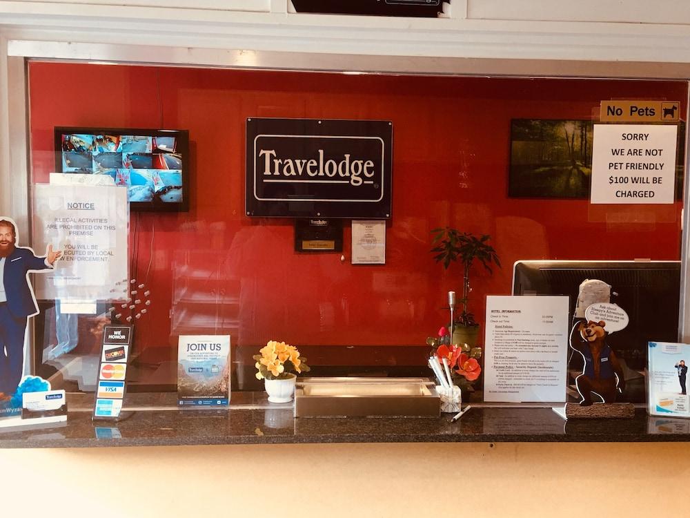 Travelodge by Wyndham Bay Shore Long Island photo 4