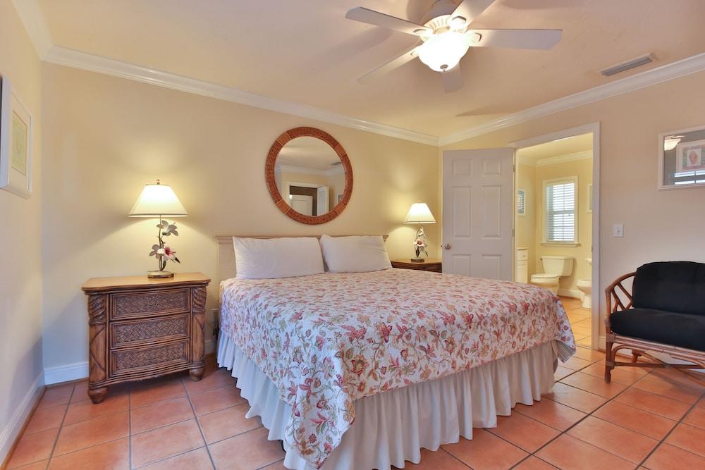 Tortuga Inn Beach Resort photo 72