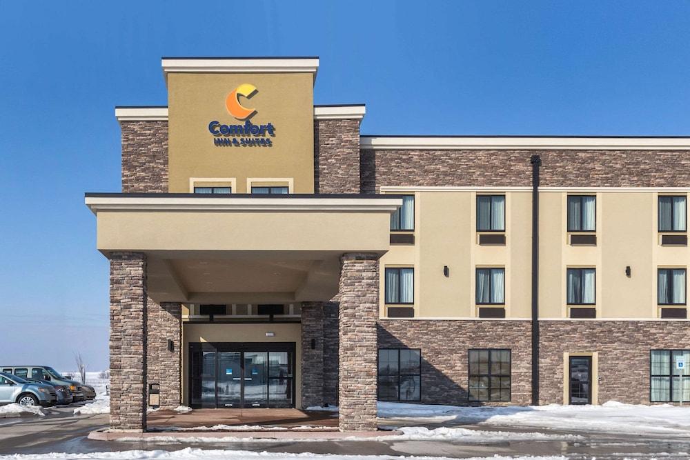 Comfort Inn & Suites Cedar Rapids CID Eastern Iowa Airport photo 55