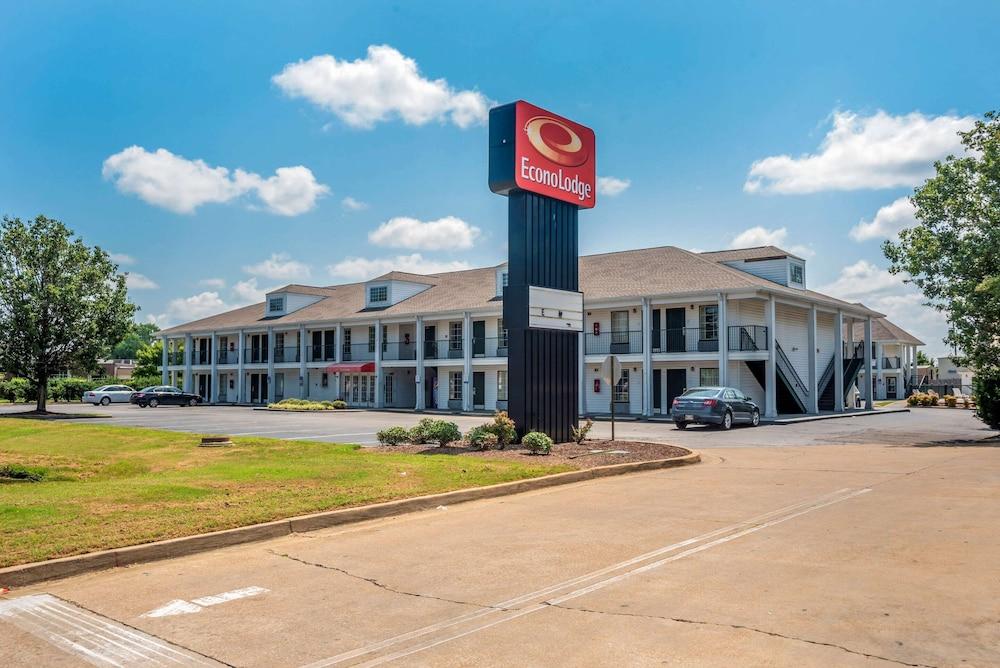 Econo Lodge Tupelo Barnes Crossing photo 1