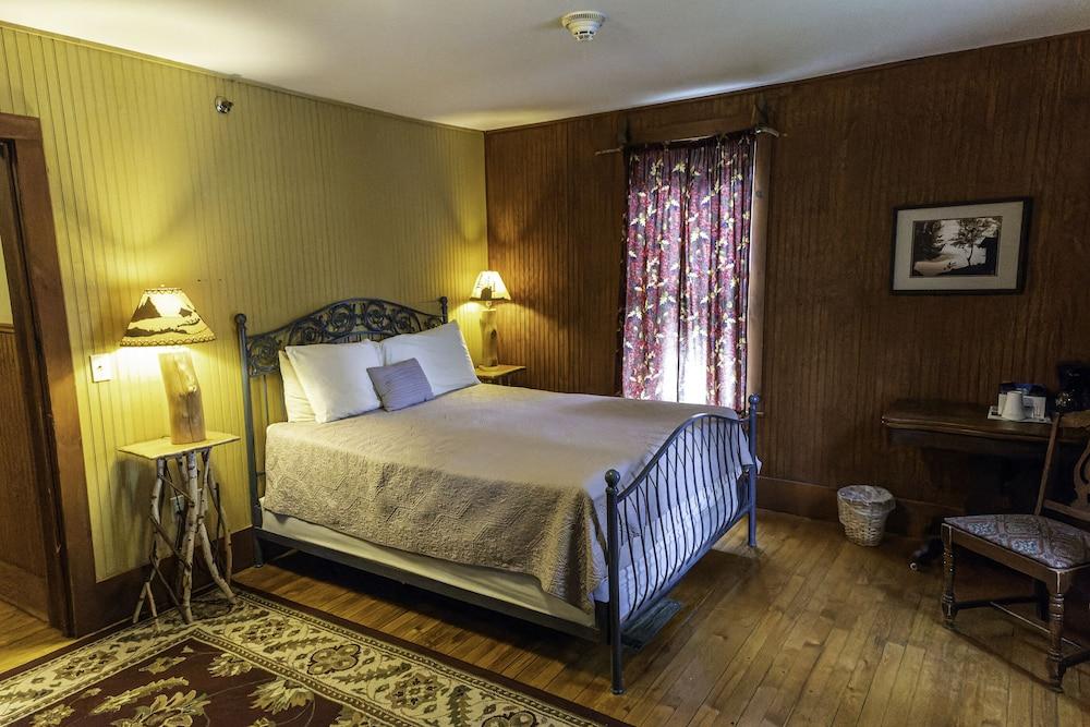 The Woods Inn photo 49