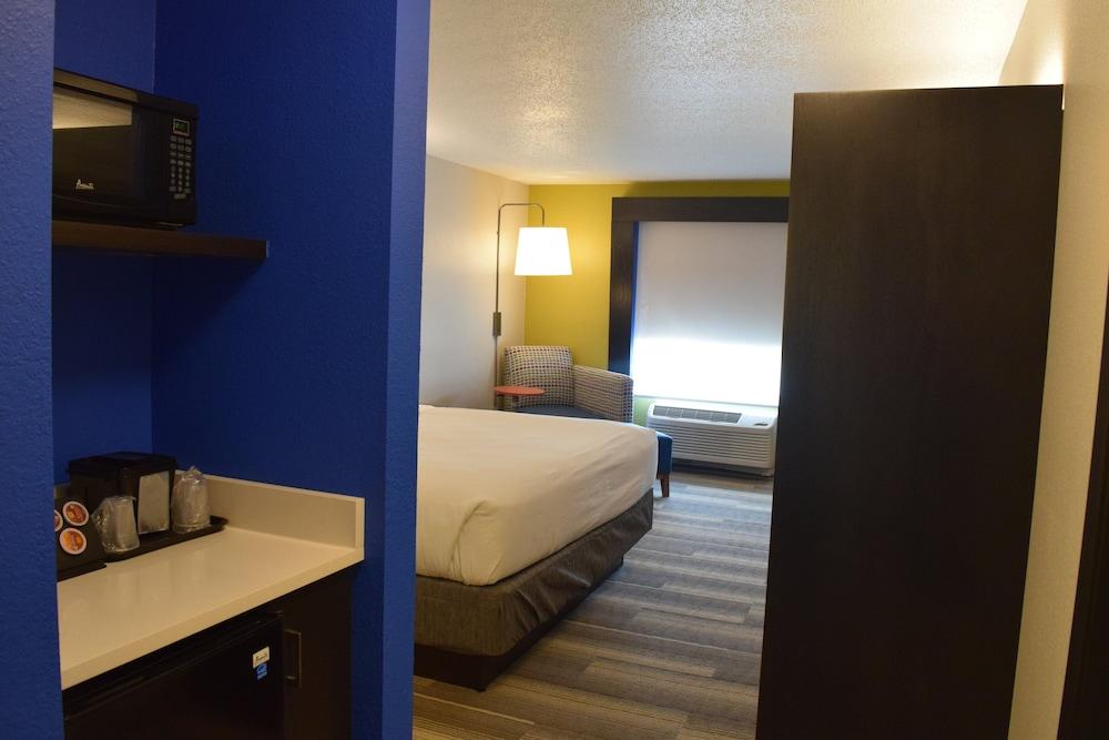 Holiday Inn Express Hotel & Suites Sparta by IHG photo 29