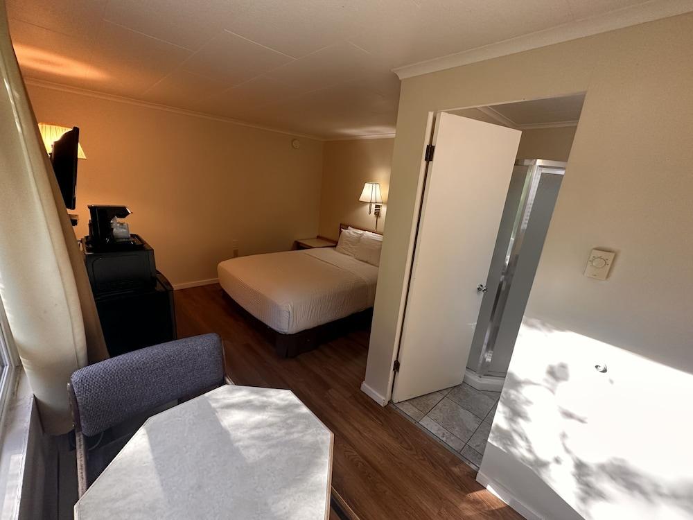 Astoria Crest Motel photo 20