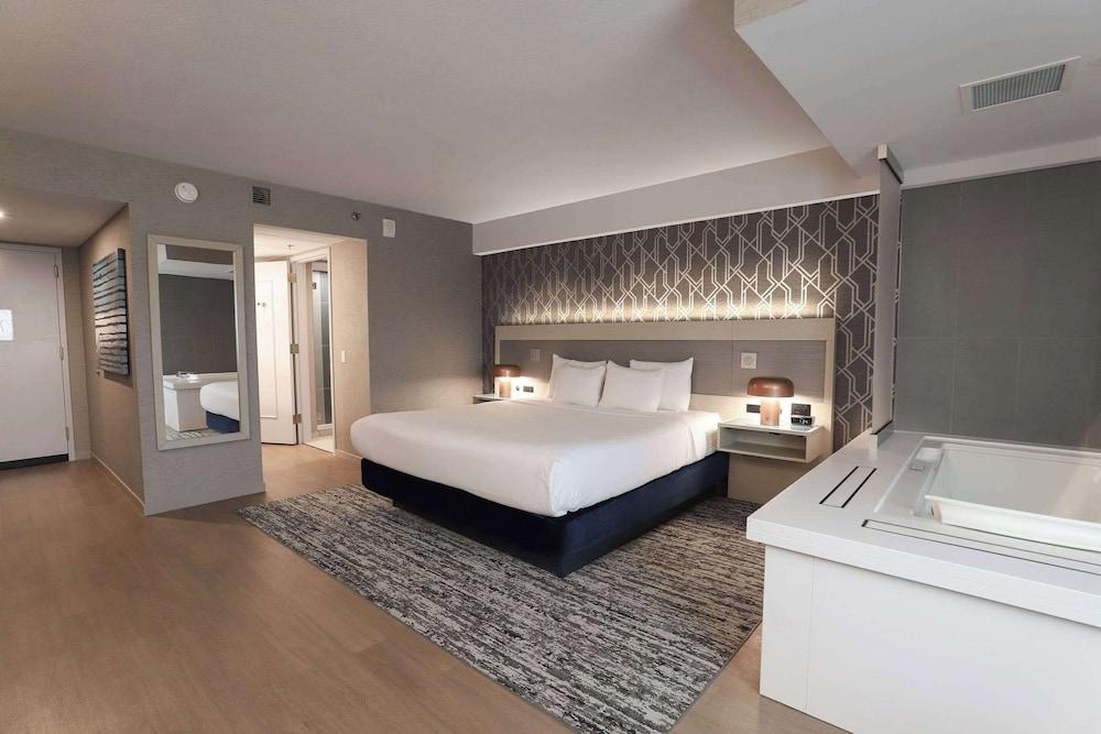 Radisson Plaza Hotel at Kalamazoo Center photo 48