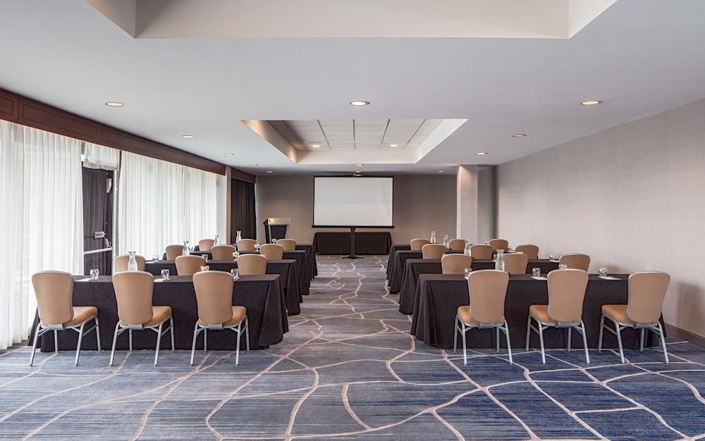 Sonesta Hotel Houston IAH Airport photo 47
