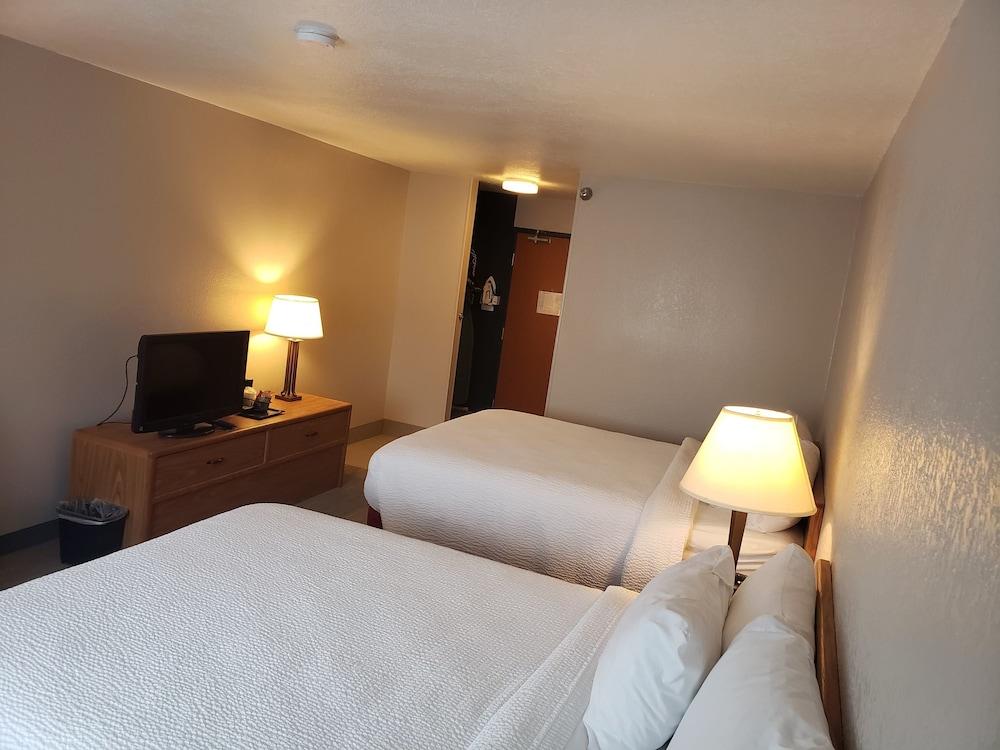 Country Inn & Suites by Radisson, Fairview Heights, IL photo 62