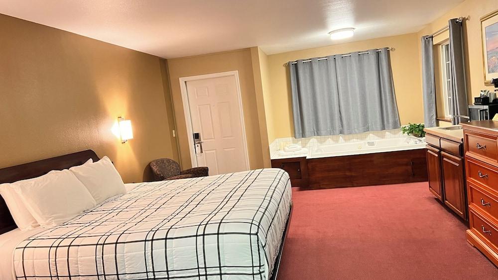 Morgan Inn And Suites photo 25