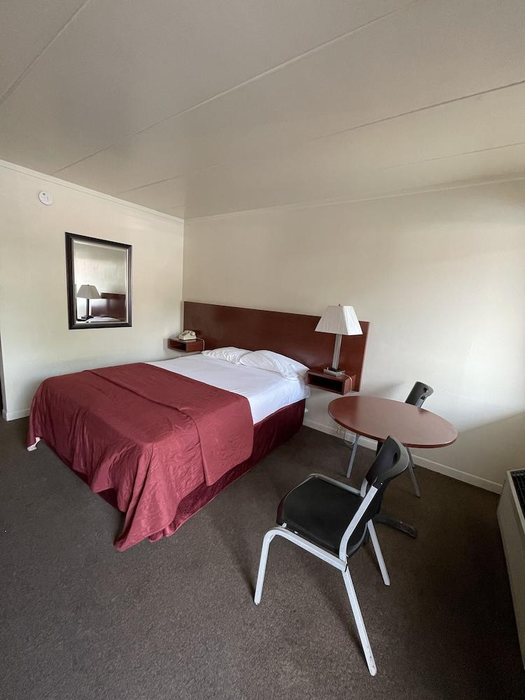 VIBE INN - WHIRLPOOL SUITES photo 3