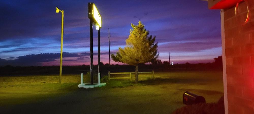 Tops Motel photo 21