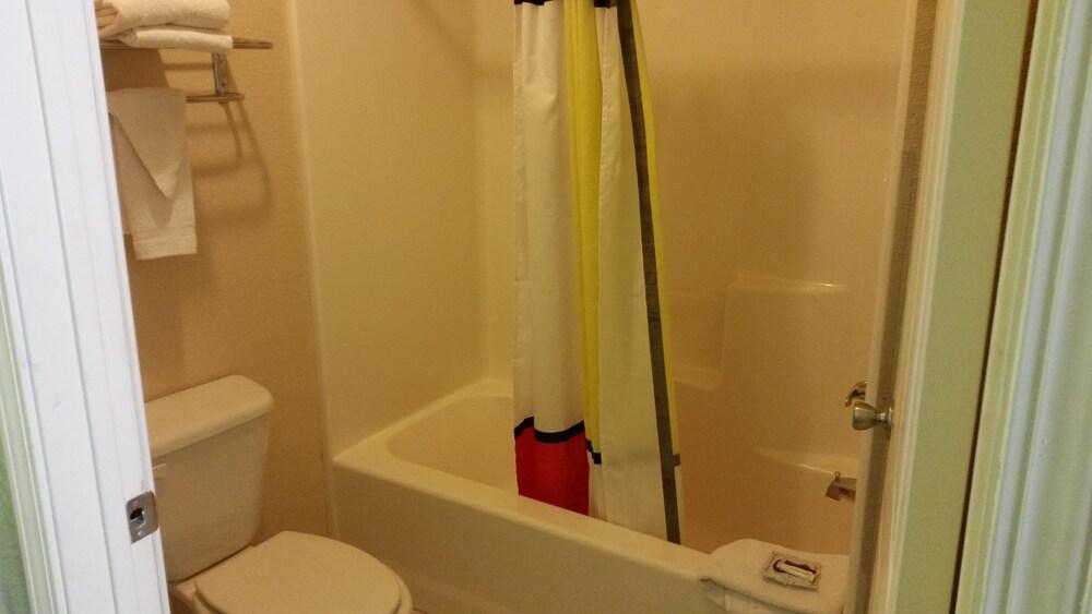 Haltom Inn photo 22