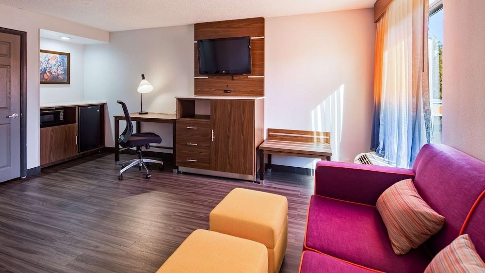 Best Western Plus Lexington Inn photo 15