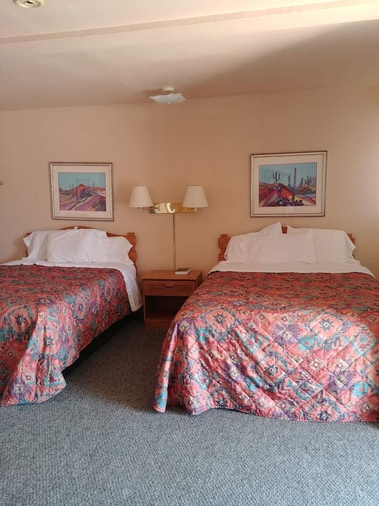 Cactus Inn photo 10