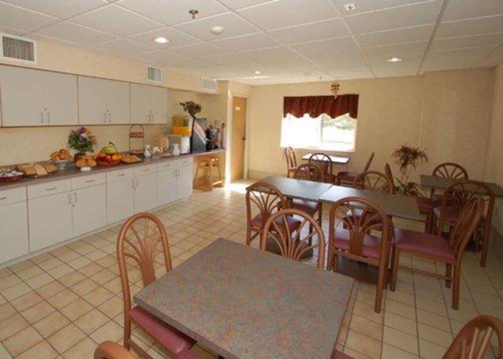 Rodeway Inn Willington North photo 9