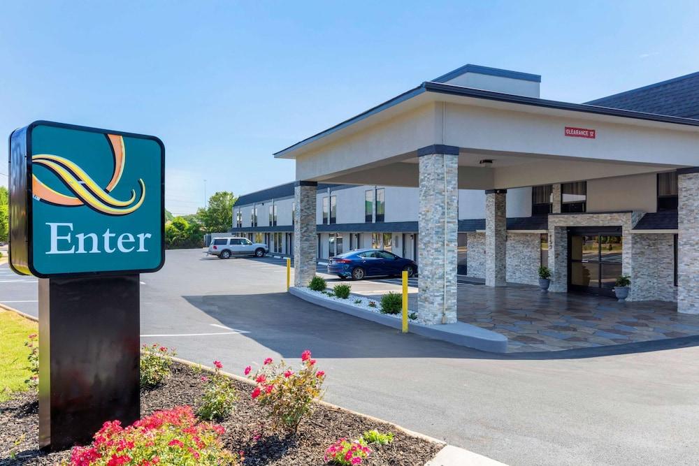 Quality Inn Cleveland North photo 37