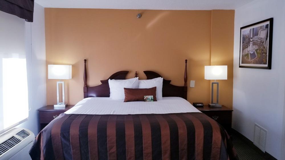 Wingate by Wyndham Indianapolis Airport-Rockville Rd. photo 13