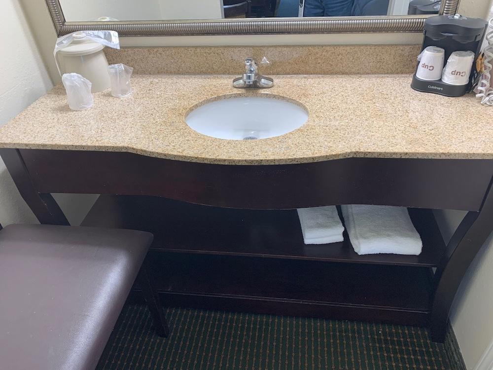 Blackwater Inn photo 15