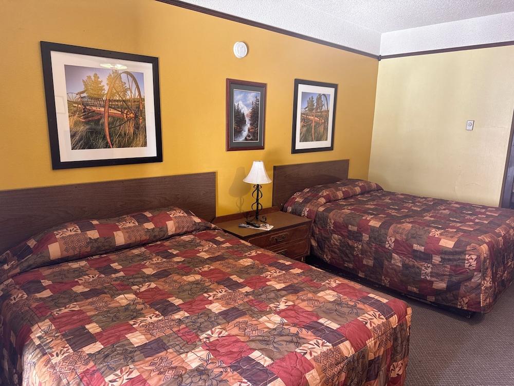 plains motel photo 5