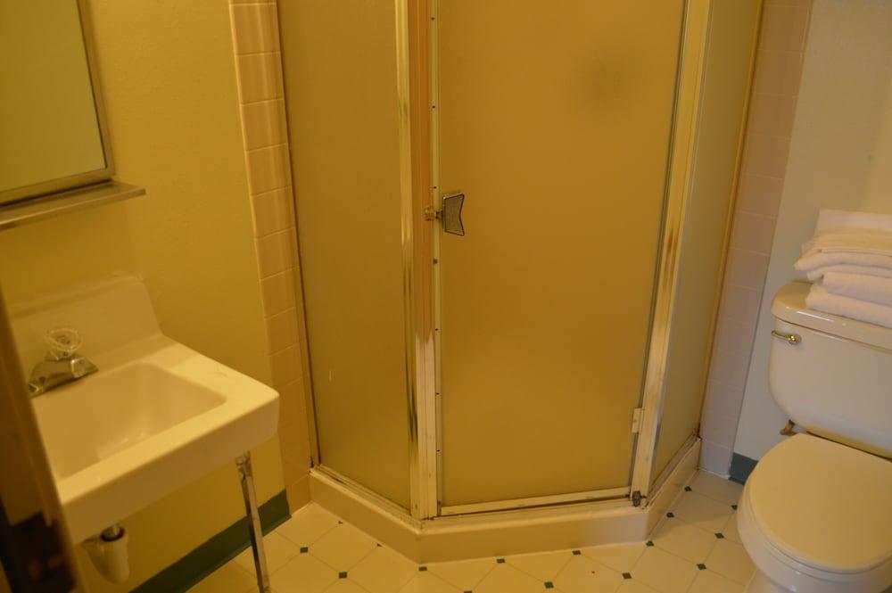 Chelsea Inn Hotel photo 9