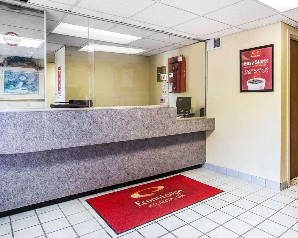 Econo Lodge Jonesboro - Atlanta South photo 25