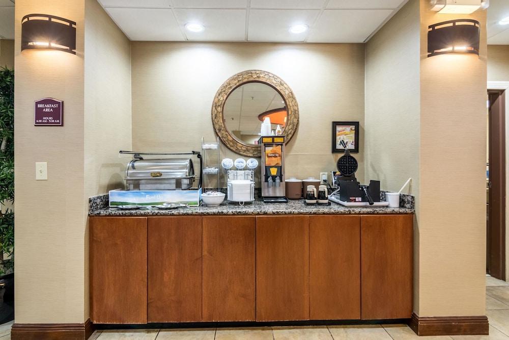 Comfort Suites Panama City Beach photo 33