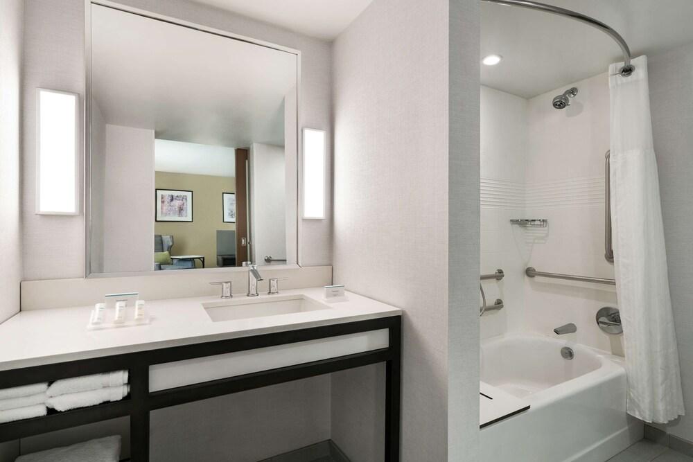 Hilton Garden Inn Springfield photo 33