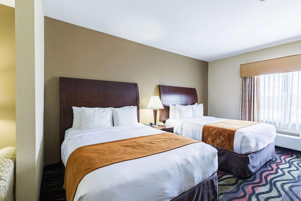 Comfort Suites Beaumont I-10 photo 26