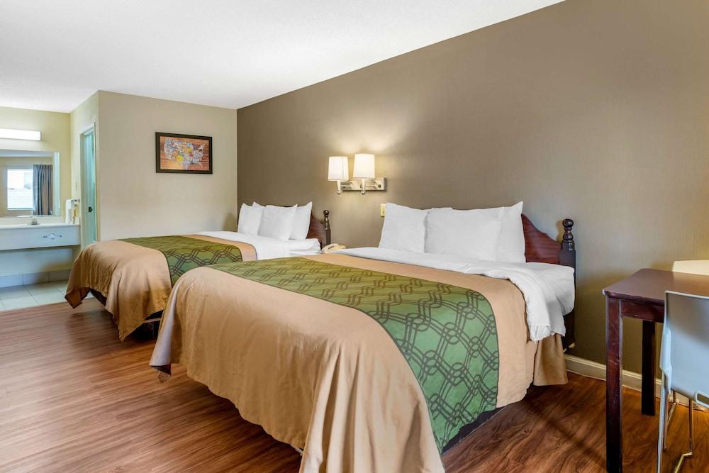 Econo Lodge Inn & Suites Southeast photo 4