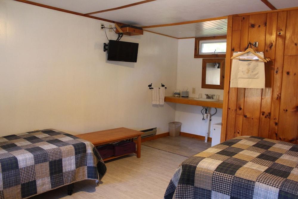 Blueberry Hill Motel photo 11