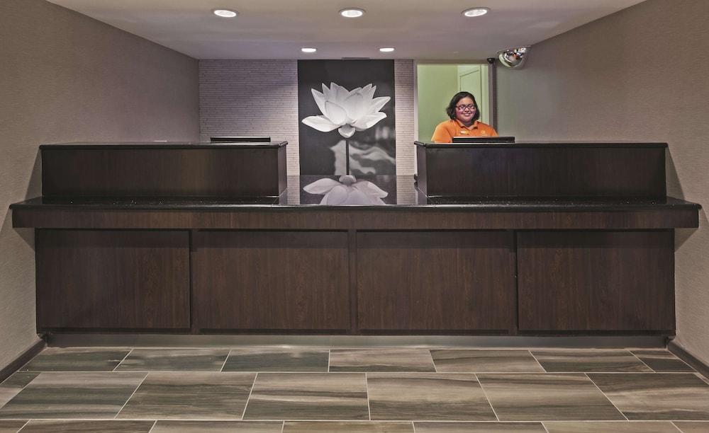 La Quinta Inn by Wyndham San Marcos photo 2
