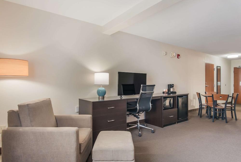 Sleep Inn & Suites Ronks - Lancaster Area photo 23