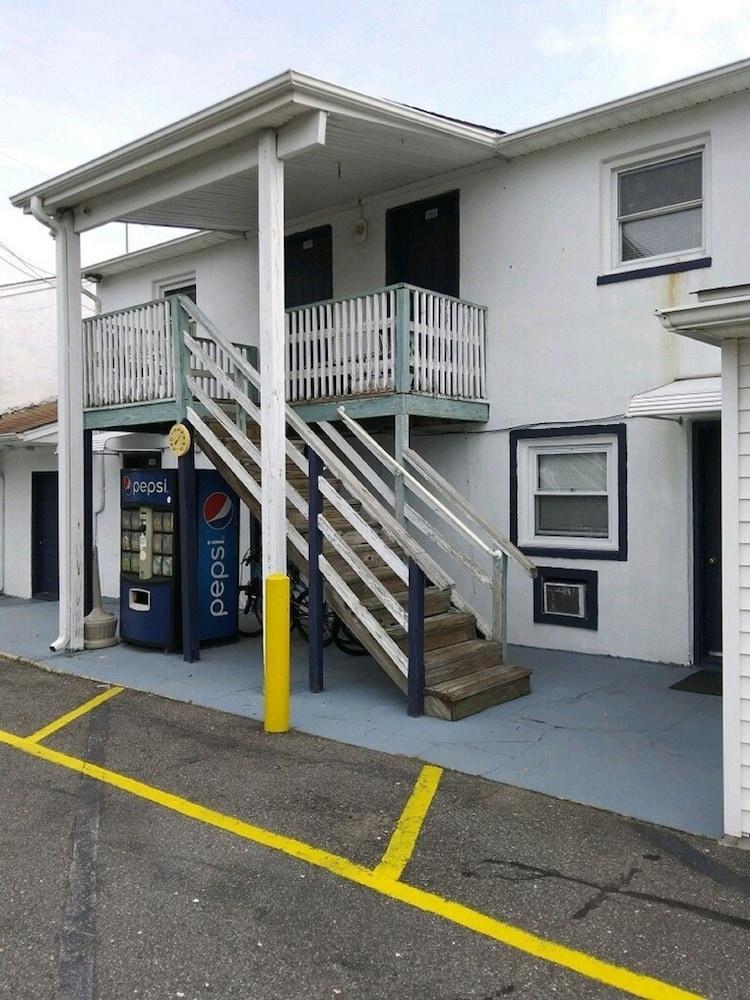 Budget Inn Motel Suites photo 9