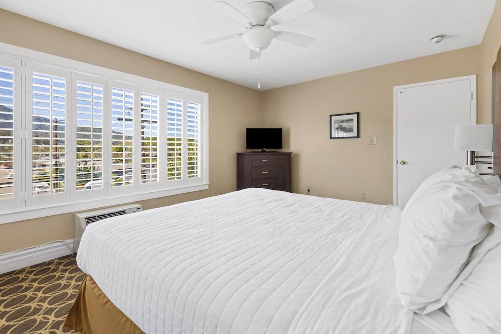 Marin Suites Hotel photo 91