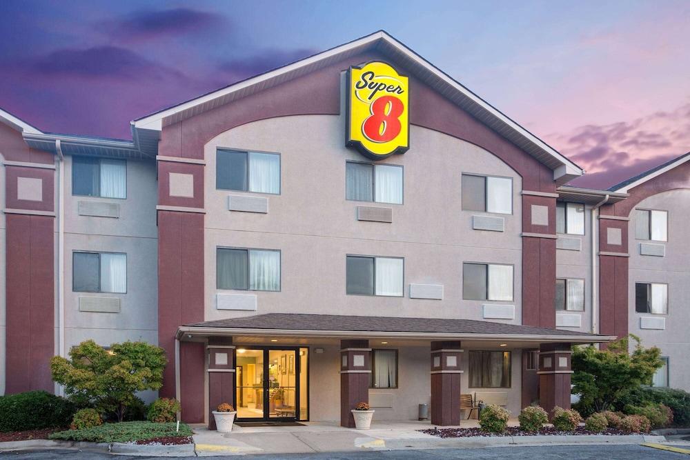 Super 8 by Wyndham Lynchburg VA photo 14