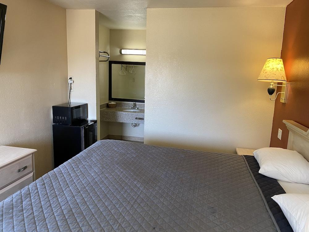 Bayview Motel photo 27