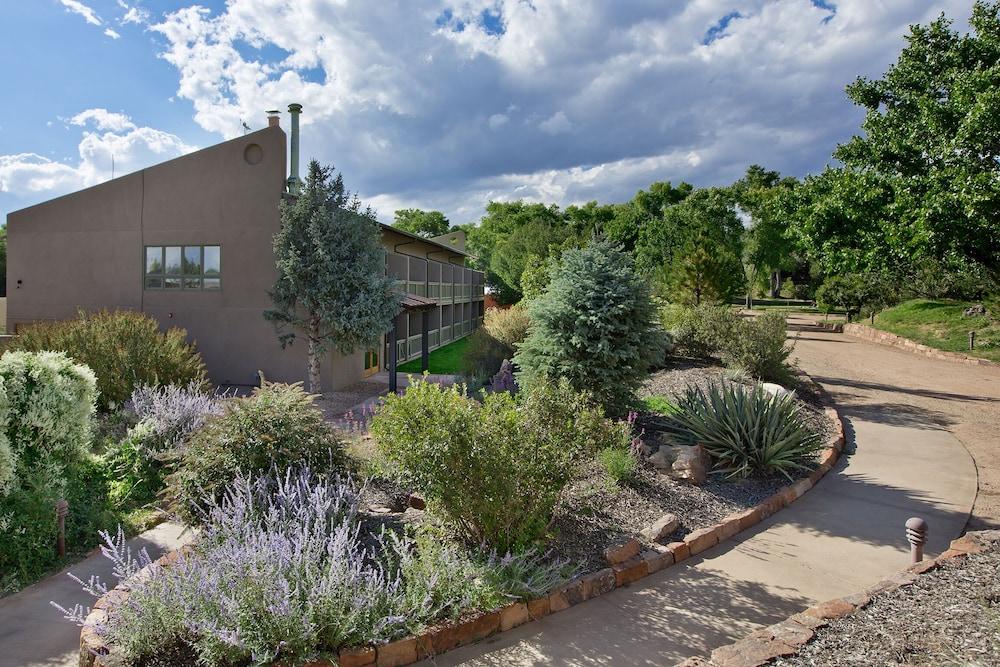 Ojo Santa Fe Spa Resort photo 5