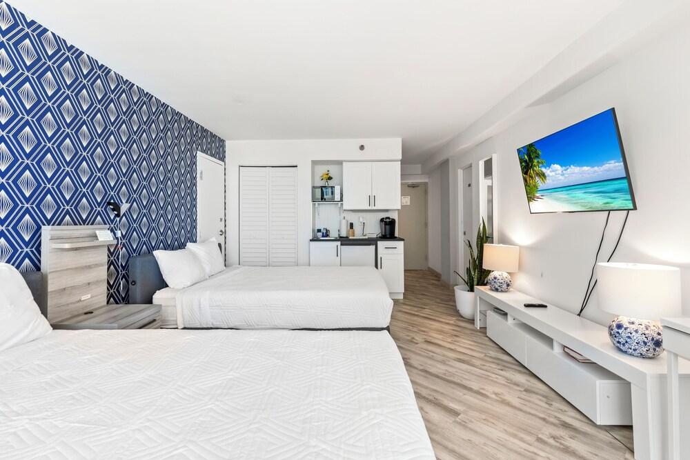Oceanside Inn Studios by Brightwild photo 77