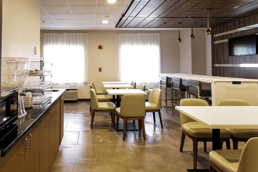 Wingate by Wyndham Owensboro photo 59