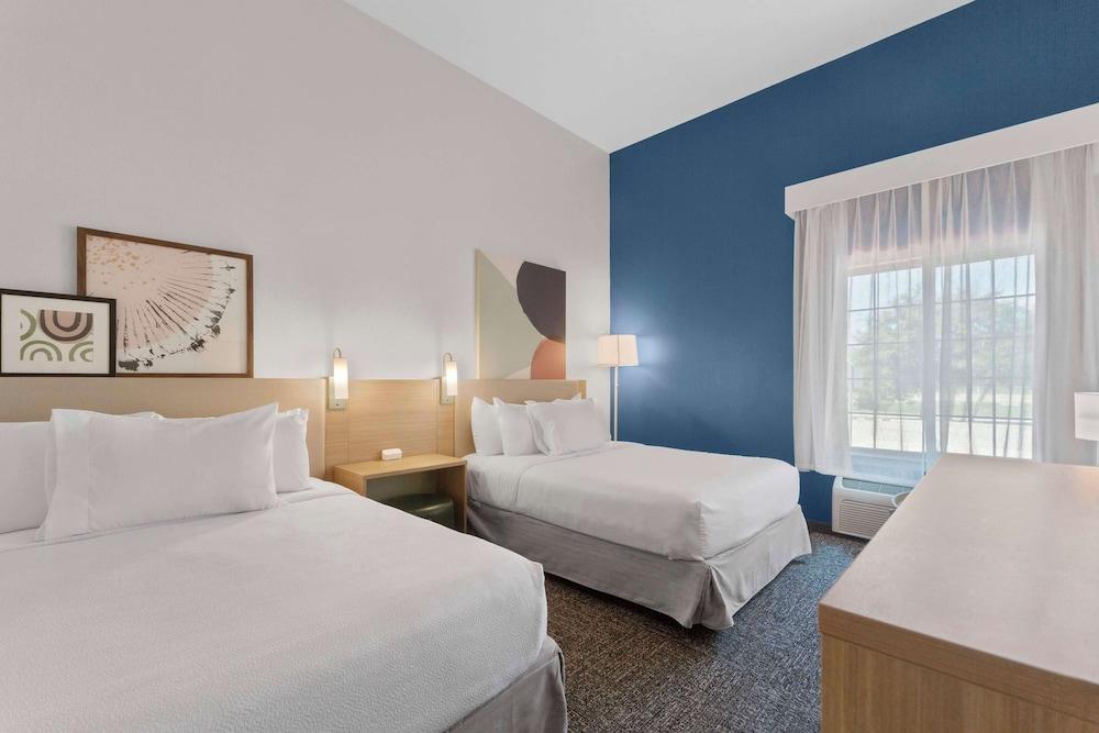 Spark by Hilton San Antonio Dominion photo 3