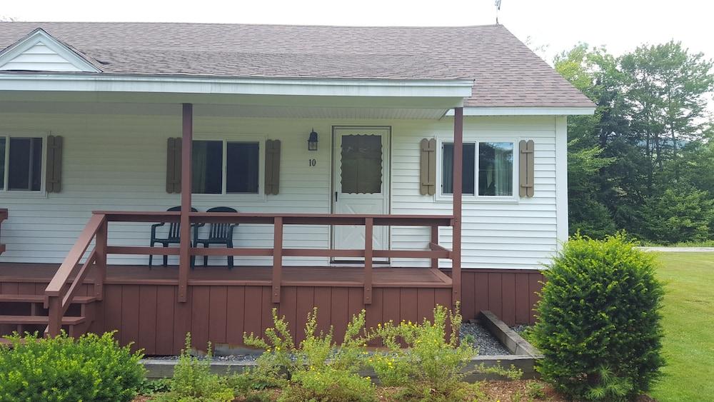 Riverbank Motel and Cabins photo 3