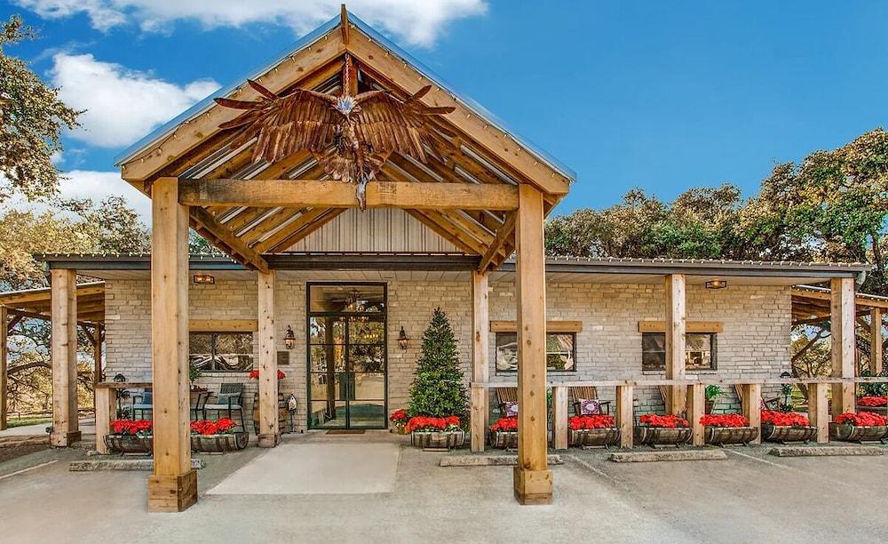 Eagles Landing Lodge Private Suites and Group Lodging photo 1