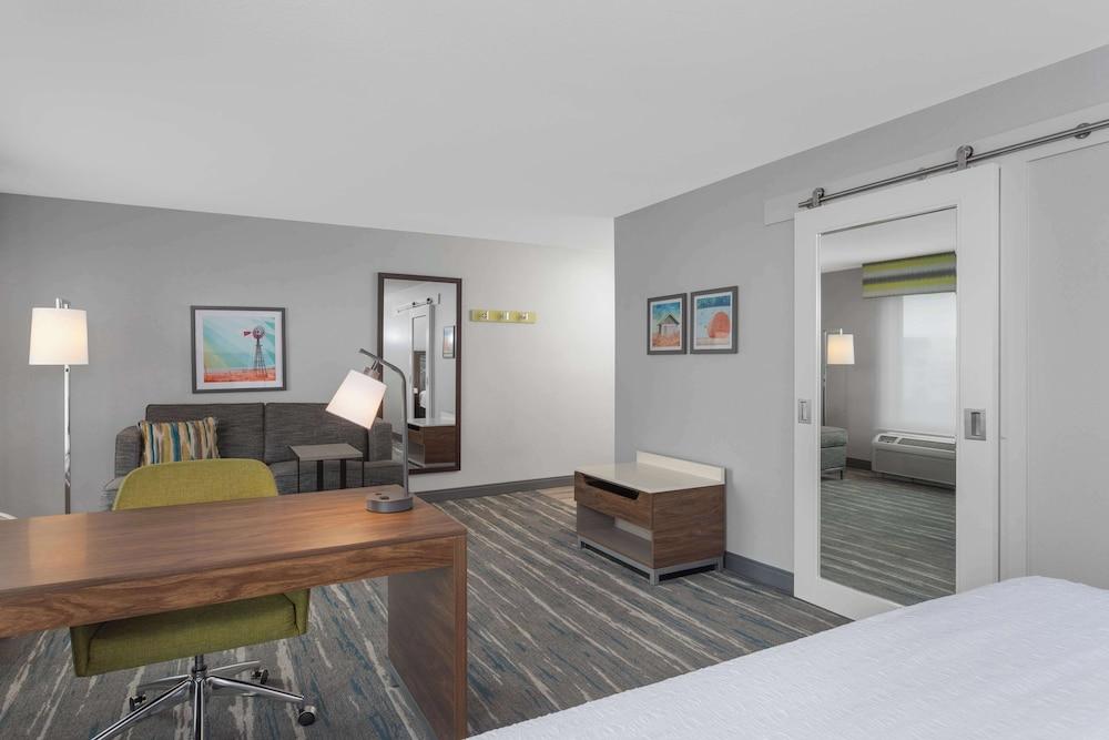 Hampton Inn & Suites Lincoln - Northeast I-80 photo 8