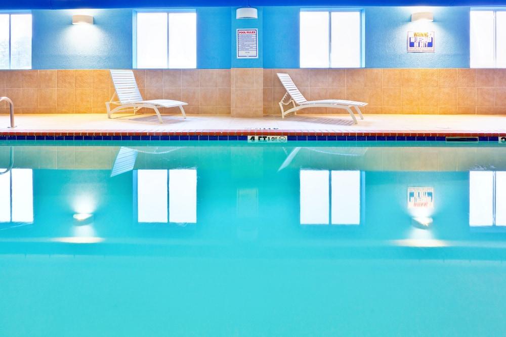 Holiday Inn Express Hotel & Suites BYRAM by IHG photo 30