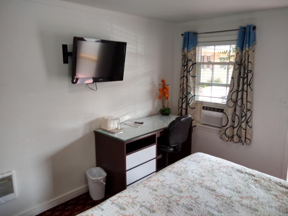 Holiday Motel photo 4