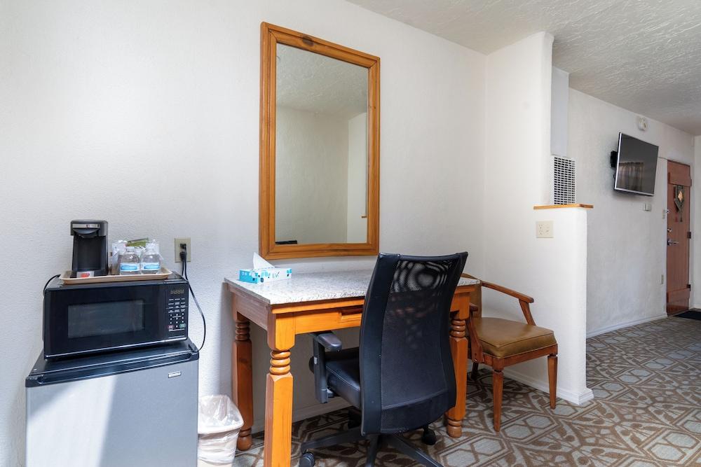 King's Rest Court Inn photo 29