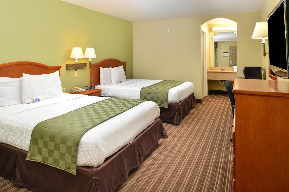 Americas Best Value Inn & Suites University Ave photo 18
