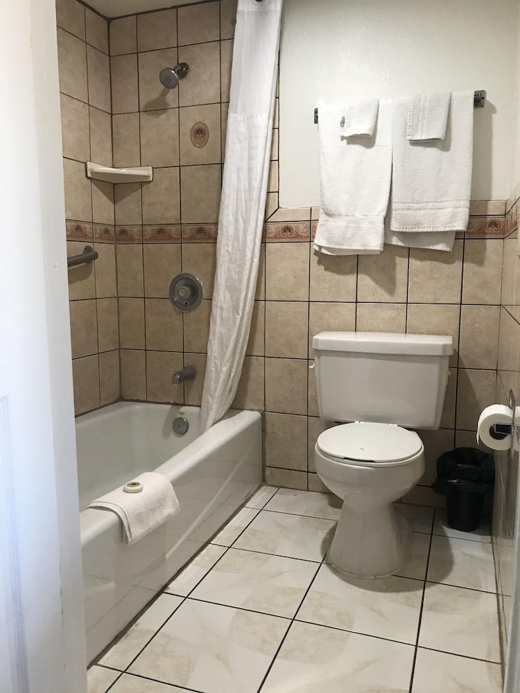 Economy Inn LAX photo 27