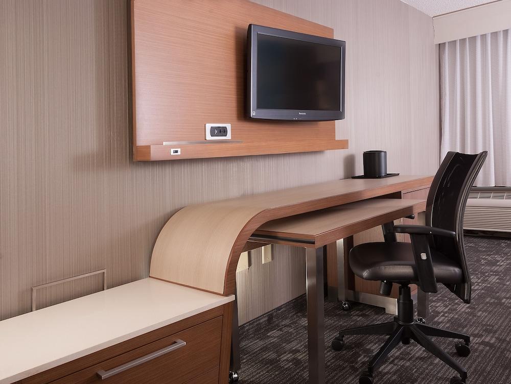 Courtyard Greenville-Spartanburg by Marriott photo 4