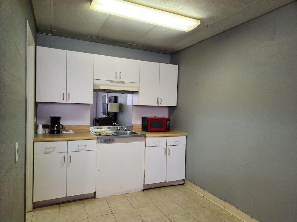 Executive Inn By OYO Queenville Mena photo 18