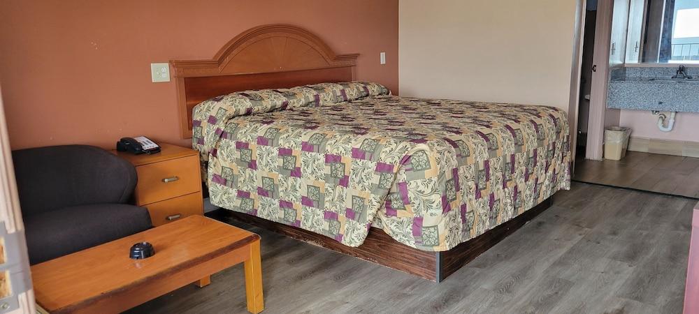 Western Inn photo 11