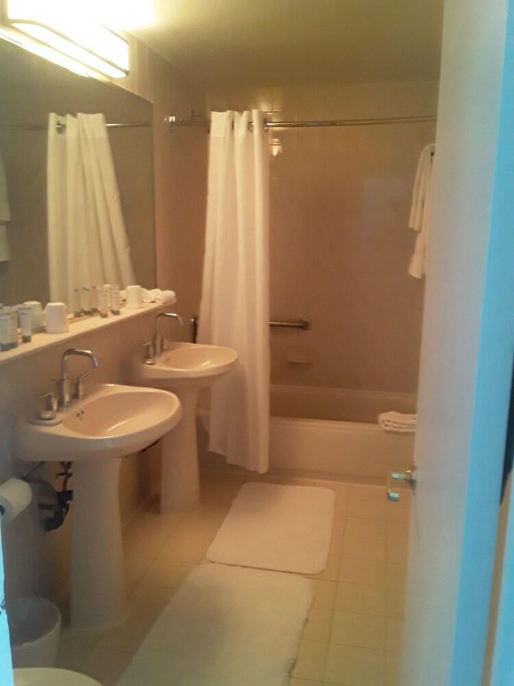 Garden Inn & Suites photo 39